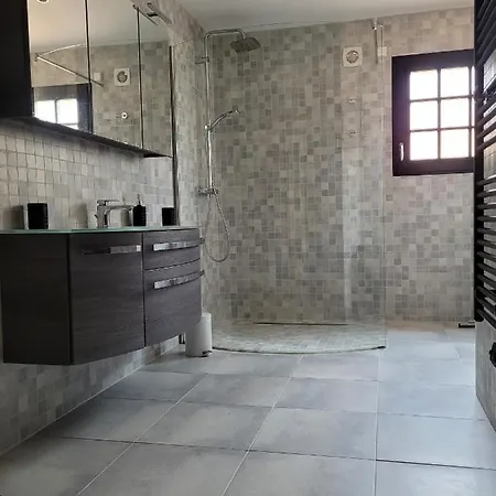 Rene Apartment