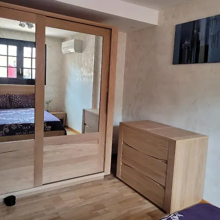 Apartment Rene Saint-Génis
